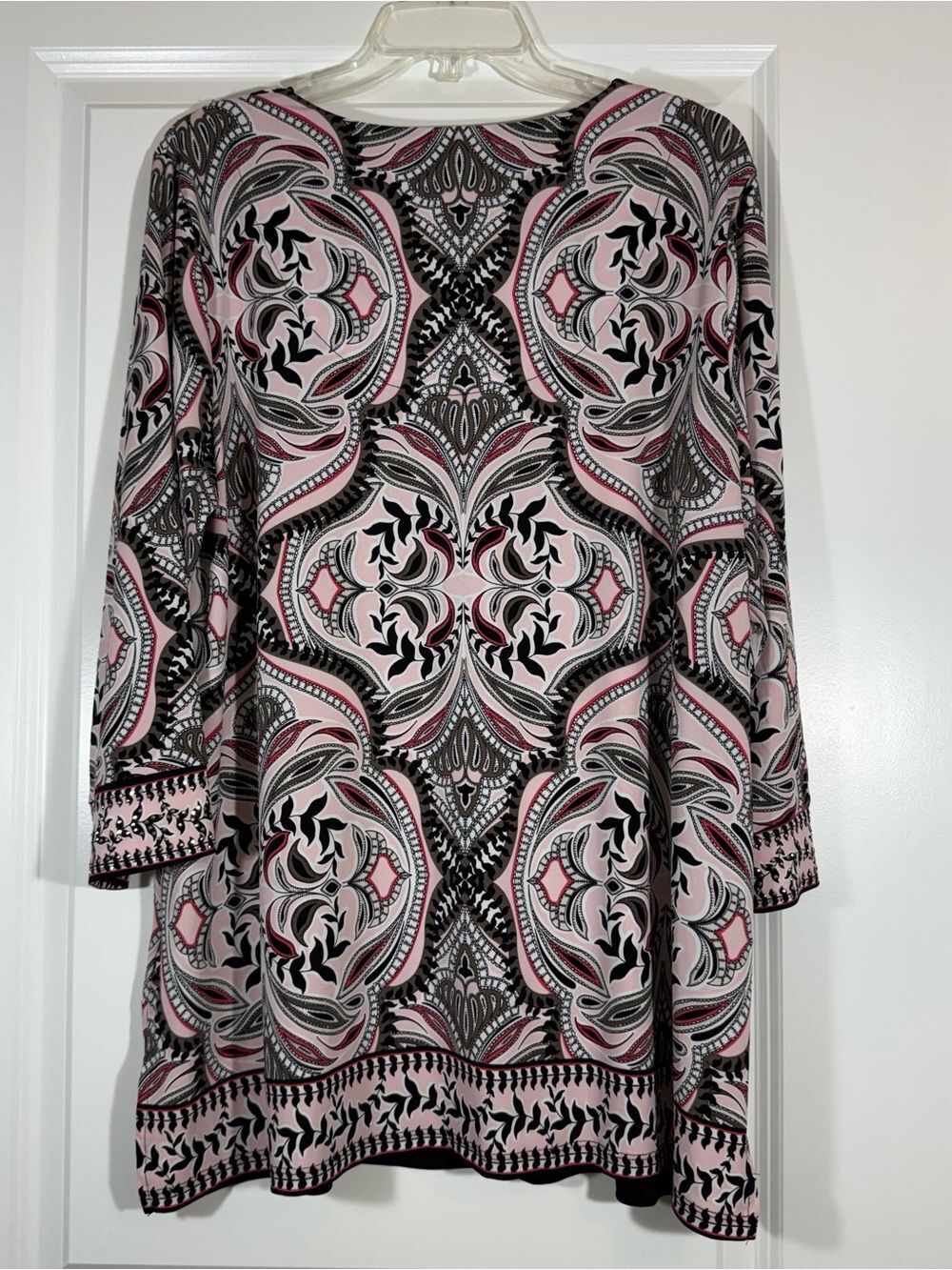 JM Collection Woman Pink Paisley Embellished V-Neck Tunic Top Size 1X - Picture 3 of 9